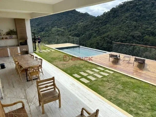 Imagem: Casa com 4 Suítes em Condomínio em Vargem