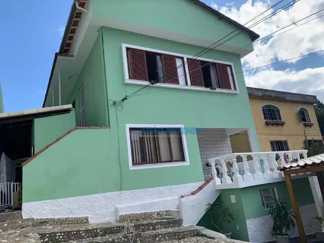 Imagem: Casa com 6 Dormitórios À Venda, 164 M²