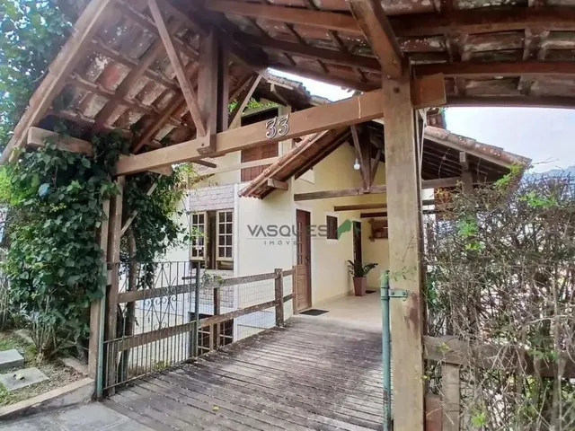 Imagem: Casa com 4 Dormitórios À Venda, 144 M²