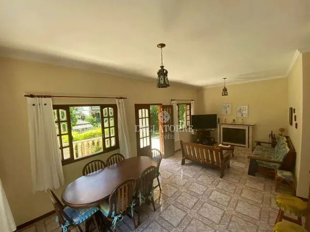 Imagem: Casa 3 Quartos (1 Suite), com 208 M² Condominio
