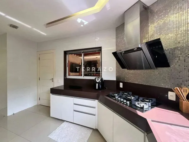 Imagem 14: Casa em Condomínio À Venda, 4 Quartos, 4 Suítes, 3 Vagas, Panorama - Teresópolis/Rj