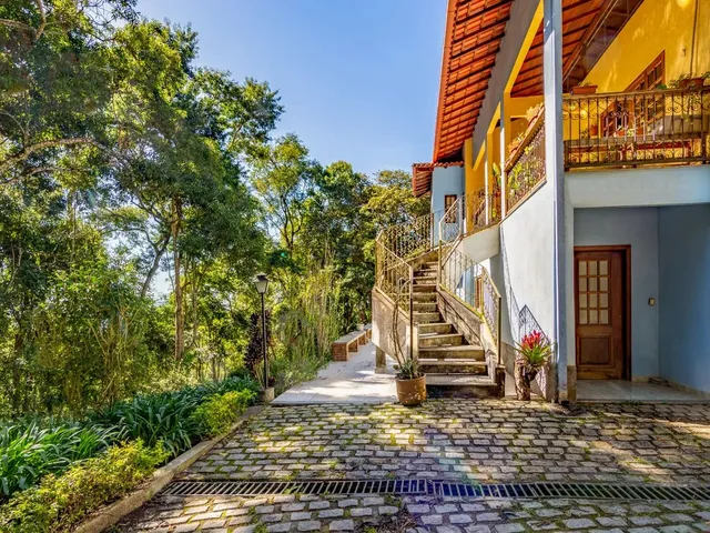 Imagem: Casa com 4 Quartos em Condomínio em Quebra