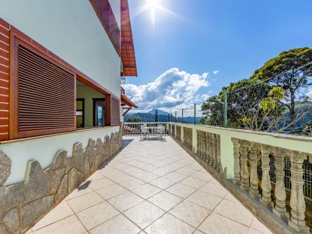 Imagem 2: Casa com 3 Quartos em Condomínio no Golfe, Teresópolis