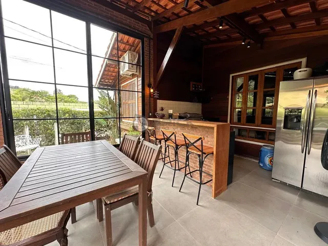 Imagem: Casa de Madeira com 2 Quartos Sendo 1 Suítes
