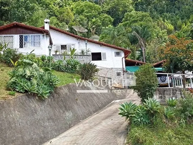 Imagem: Casa com 3 Dormitórios À Venda, 323 M²