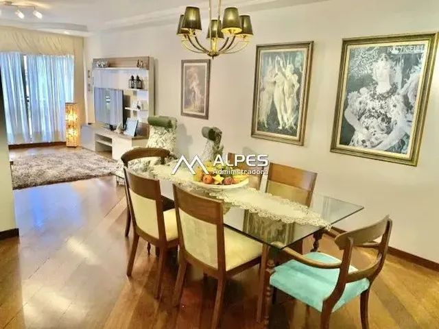 Imagem 2: Imóvel para Venda Possui 210 Metros Quadrados com 4 Quartos em Várzea - Teresópolis