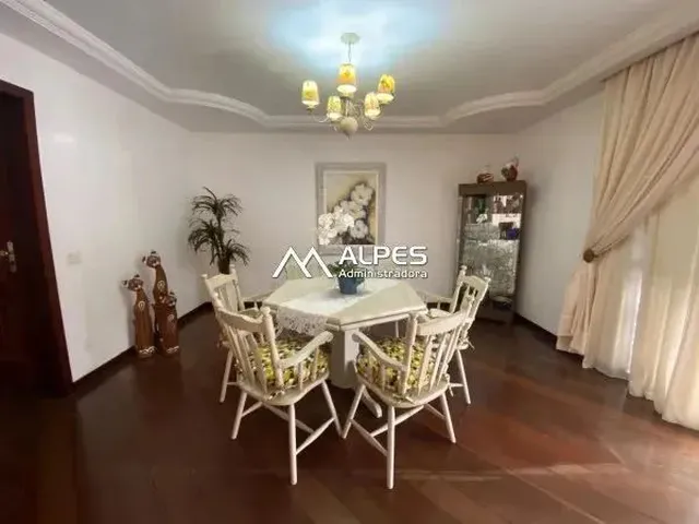 Imagem 5: Imóvel para Venda Possui 210 Metros Quadrados com 4 Quartos em Várzea - Teresópolis