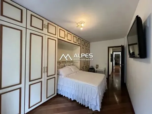Imagem 10: Imóvel para Venda Possui 210 Metros Quadrados com 4 Quartos em Várzea - Teresópolis