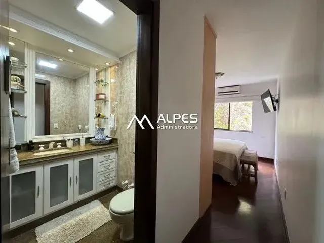 Imagem 12: Imóvel para Venda Possui 210 Metros Quadrados com 4 Quartos em Várzea - Teresópolis