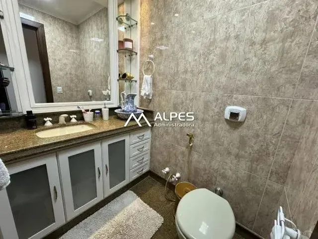 Imagem 11: Imóvel para Venda Possui 210 Metros Quadrados com 4 Quartos em Várzea - Teresópolis