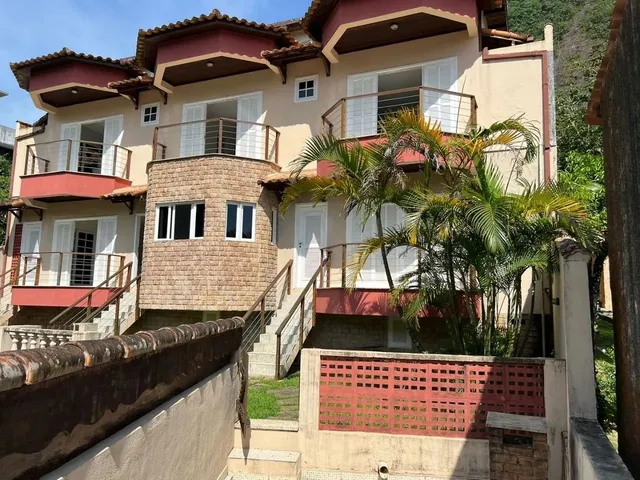 Imagem: Casa com 6 Dormitórios À Venda, 310 M²