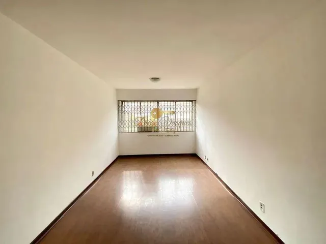 Imagem: O apartamento possui 3 Dormitórios, 1 Suíte, 2 Banheiros