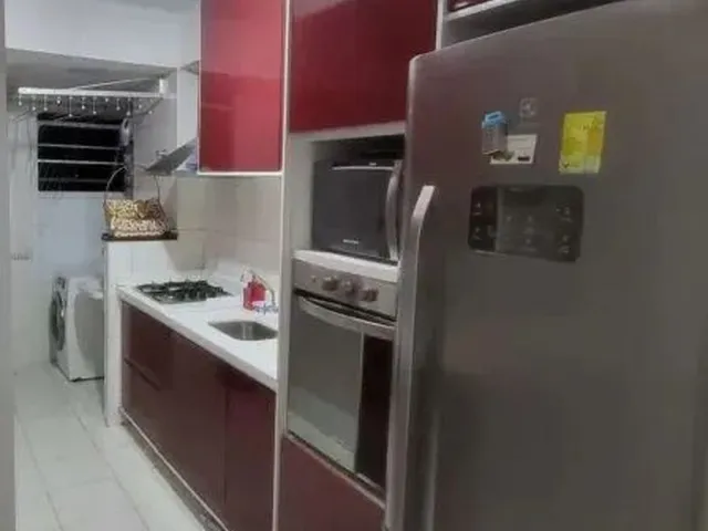 Imagem 2: Vendo Apartamento com 80M2 Reformado e Mobiliado, Varanda Vista Mar, 3/4, 2 Suítes, 2