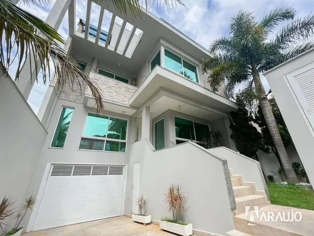 Imagem: Casa com Elevador e 5 Suítes na Praia Brava