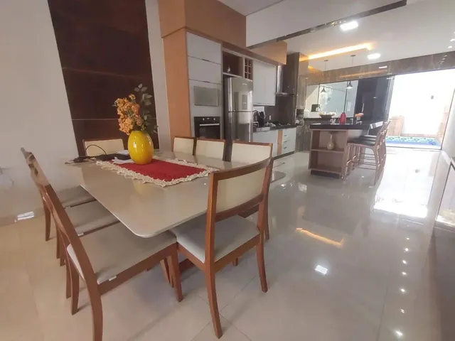 Imagem 1: Casa 3 Quartos, 2 Suítes, Armários, Piscina, Churrasqueira, 4 Vagas Casa de Rua com 3