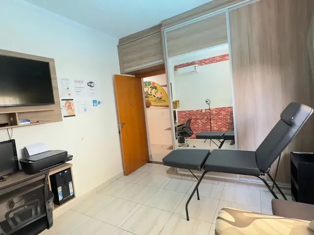Imagem 9: Casa com 3 Quartos com Piscina À Venda no Setor Triunfo Próximo Ao Barão