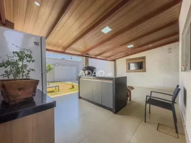 Imagem 10: Casa Grande com Varanda de 3 Quartos
