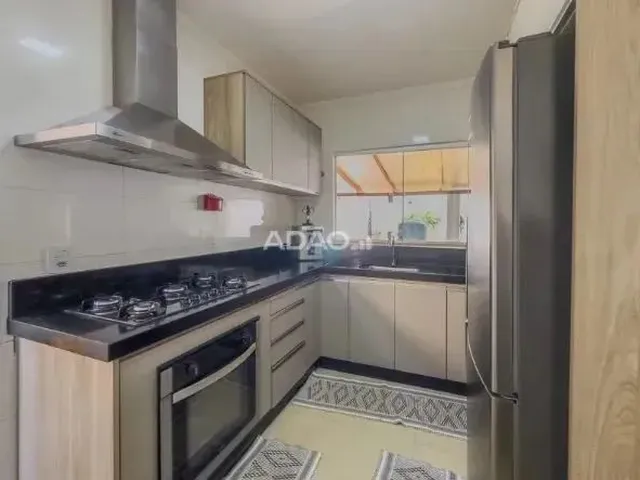 Imagem 9: Casa Grande com Varanda de 3 Quartos