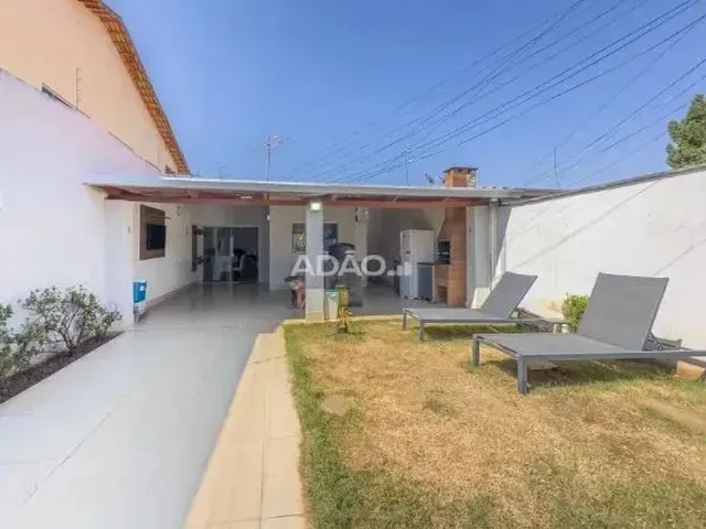 Imagem 16: Casa Grande com Varanda de 3 Quartos