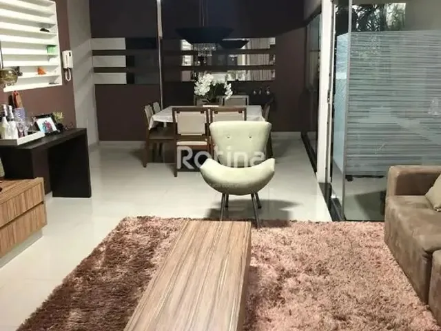 Imagem: Casa À Venda, 4 Quartos, Alto Umuarama