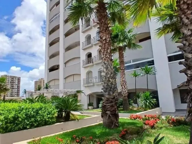 Imagem: Apartamento com 4 Dormitórios À Venda