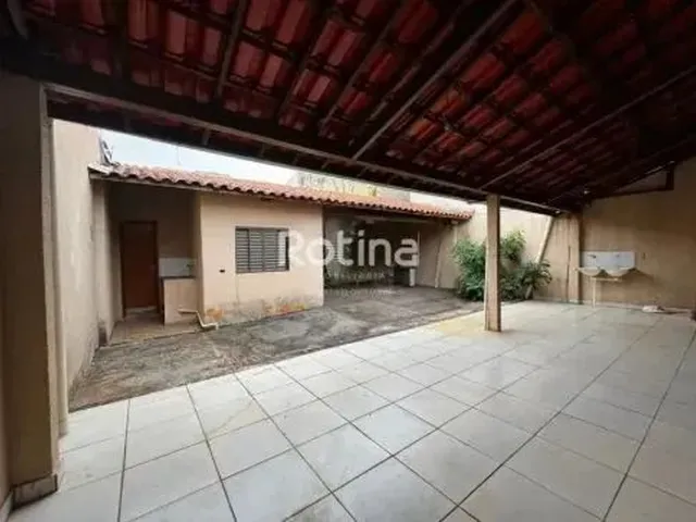 Imagem: Casa À Venda, 3 Quartos, Alto Umuarama