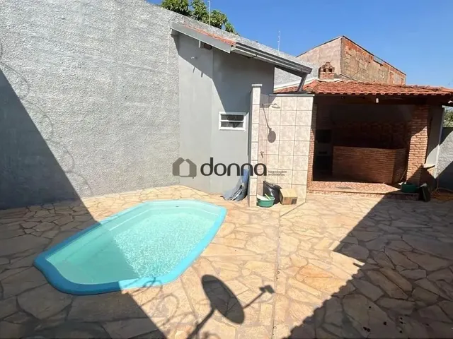 Imagem: Casa À Venda, 3 Quartos, 1 Suíte, 4 Vagas
