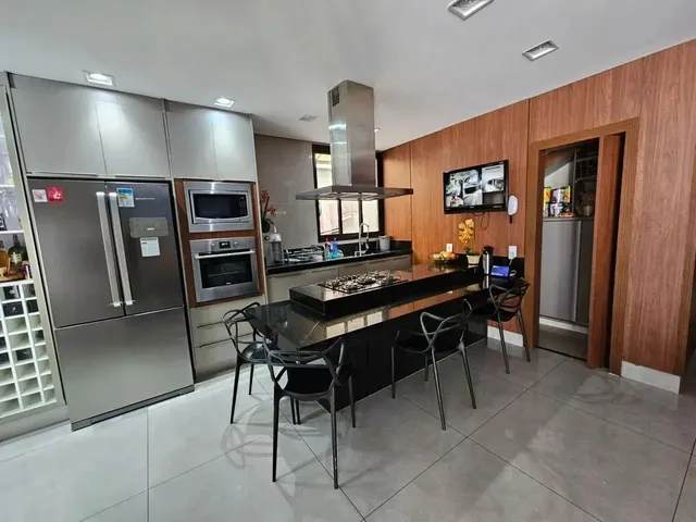 Imagem 4: Excelente Sobrado Espaçoso com Localização Privilegiada - Planejado com Area de Lazer
