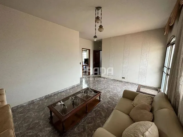Imagem 5: Casa À Venda Estilo Sobrado com 6 Quartos Sendo 3 Suítes - Brasil - Uberlândia/Mg