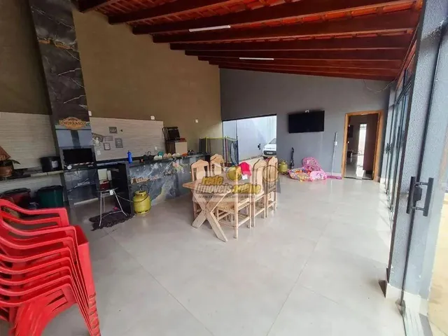 Imagem: Casa com 2 Dormitórios À Venda, 250 M²