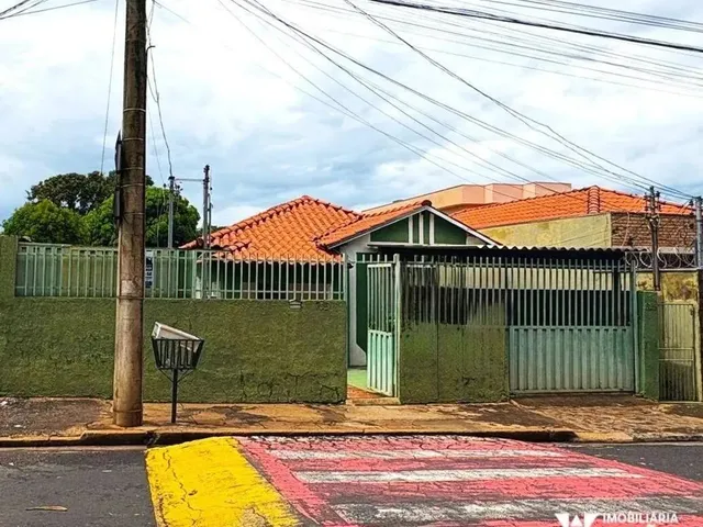 Imagem: 03 Casa Antigas em Área de 652M² no Bairro