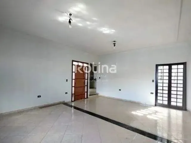 Imagem: Casa À Venda, 3 Quartos, Cidade Jardim