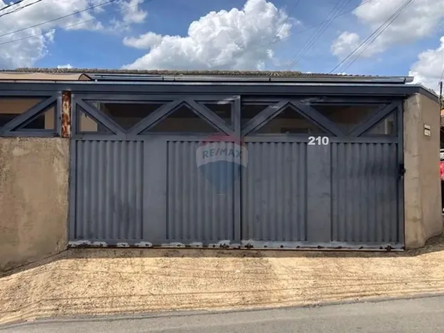 Imagem: Casa de Esquina e 3 Quartos À Venda no