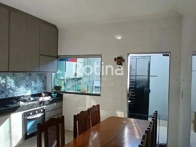 Imagem 2: Casa Sobrado com 3 Quartos Sendo 2 Suítes e 1 Banheiro Social À Venda, 190,71M² por R