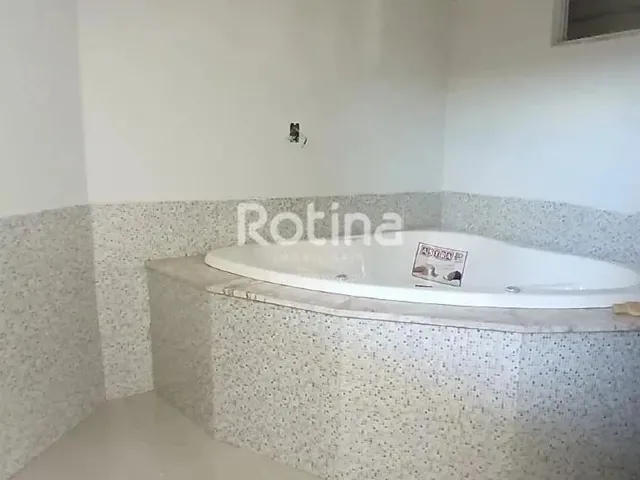 Imagem 9: Casa Sobrado com 3 Quartos Sendo 2 Suítes e 1 Banheiro Social À Venda, 190,71M² por R