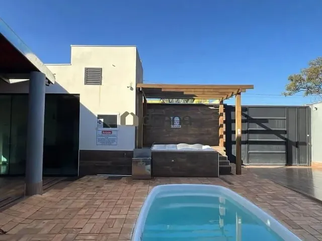 Imagem 1: Casa À Venda em Uberaba (Parque das Laranjeiras Ii) 3 Vagas, Piscina e Churrasqueira
