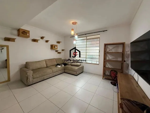 Imagem: A casa possui 3 Dormitórios, 1 Suíte, 3 Banheiros, 2