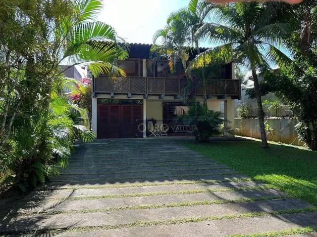 Imagem: A casa possui 4 Dormitórios, 2 Suítes, 5 Banheiros, 5