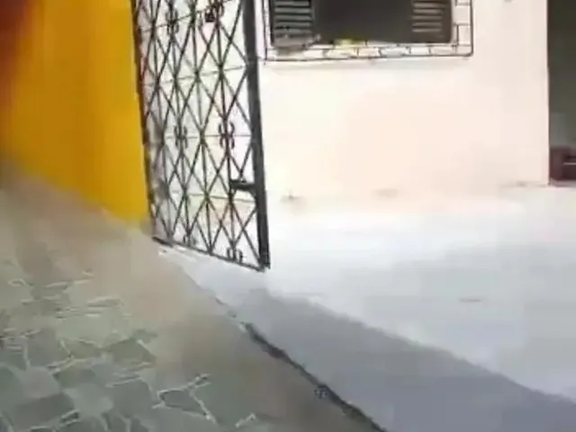 Imagem: Casa À Venda em Rua Pública, Itapuã
