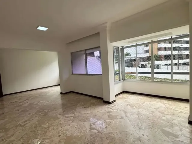 Imagem: O apartamento possui 3 Dormitórios, 1 Suíte, 3 Banheiros,