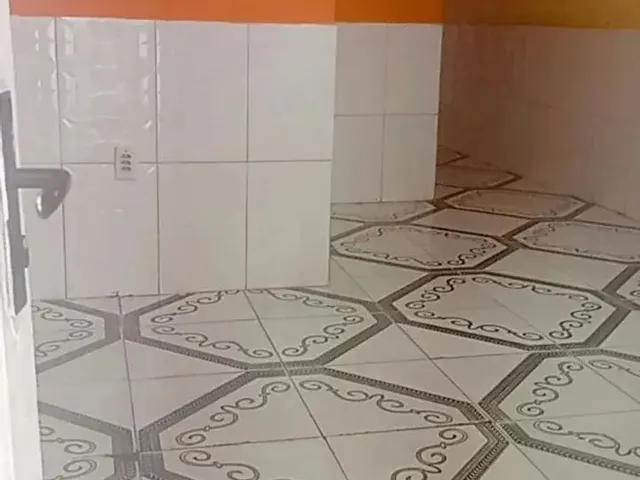 Imagem: Casa Ampla, Primeiro Andar, em Terreno Plano