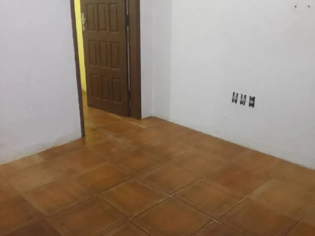 Imagem: Vende-Se Casa em 7 de Abril