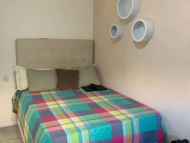 Imagem 7: Cód. 316 Pituaçu Casa com 4/4 Sendo Um Suíte com Varanda e Churrasqueira Privativa