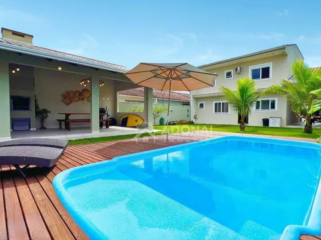 Imagem: Casa de Alto Padrão com 3 Dormitórios