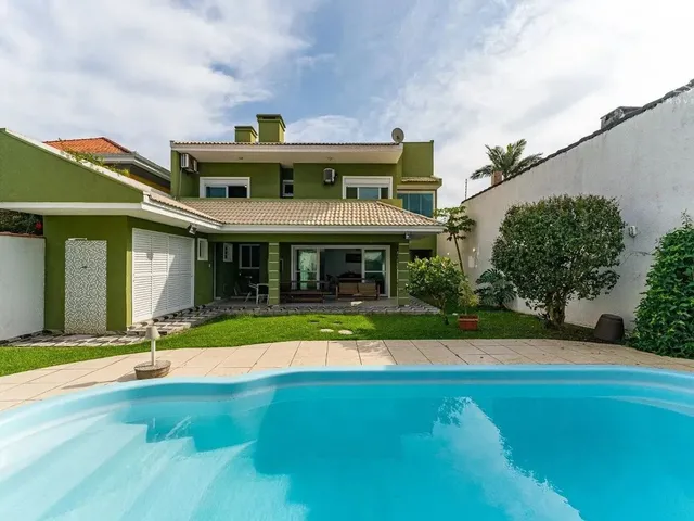 Imagem: Casa À Venda, 04 Quartos, 02 Vagas, Balneário