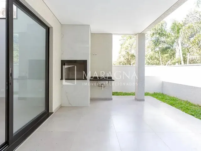 Imagem 14: Casa Nova e Sofisticada em Condomínio Exclusivo de santa Felicidade