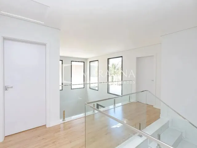 Imagem 5: Casa Nova e Sofisticada em Condomínio Exclusivo de santa Felicidade