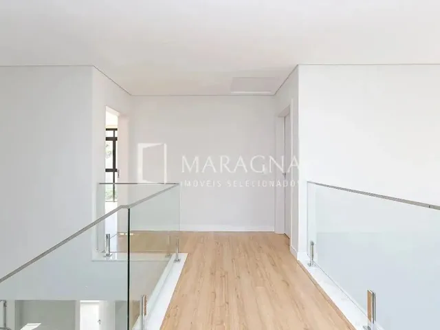 Imagem 13: Casa Nova e Sofisticada em Condomínio Exclusivo de santa Felicidade