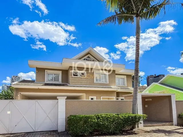 Imagem: Ótima Casa com 4 Quartos e Terreno Próximo