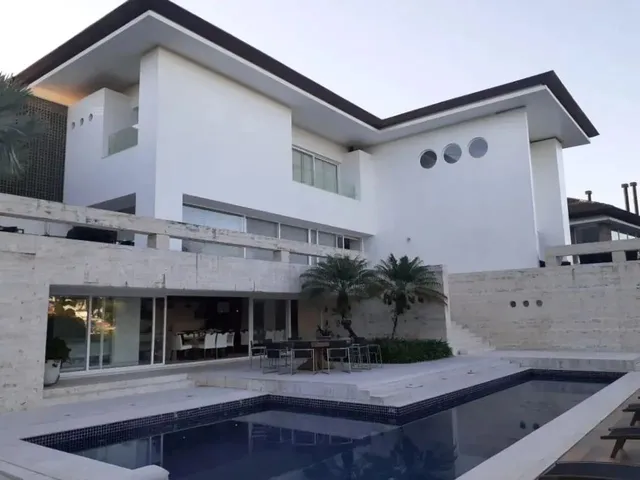 Imagem: Casa de Alto Padrão À Venda em Condomínio